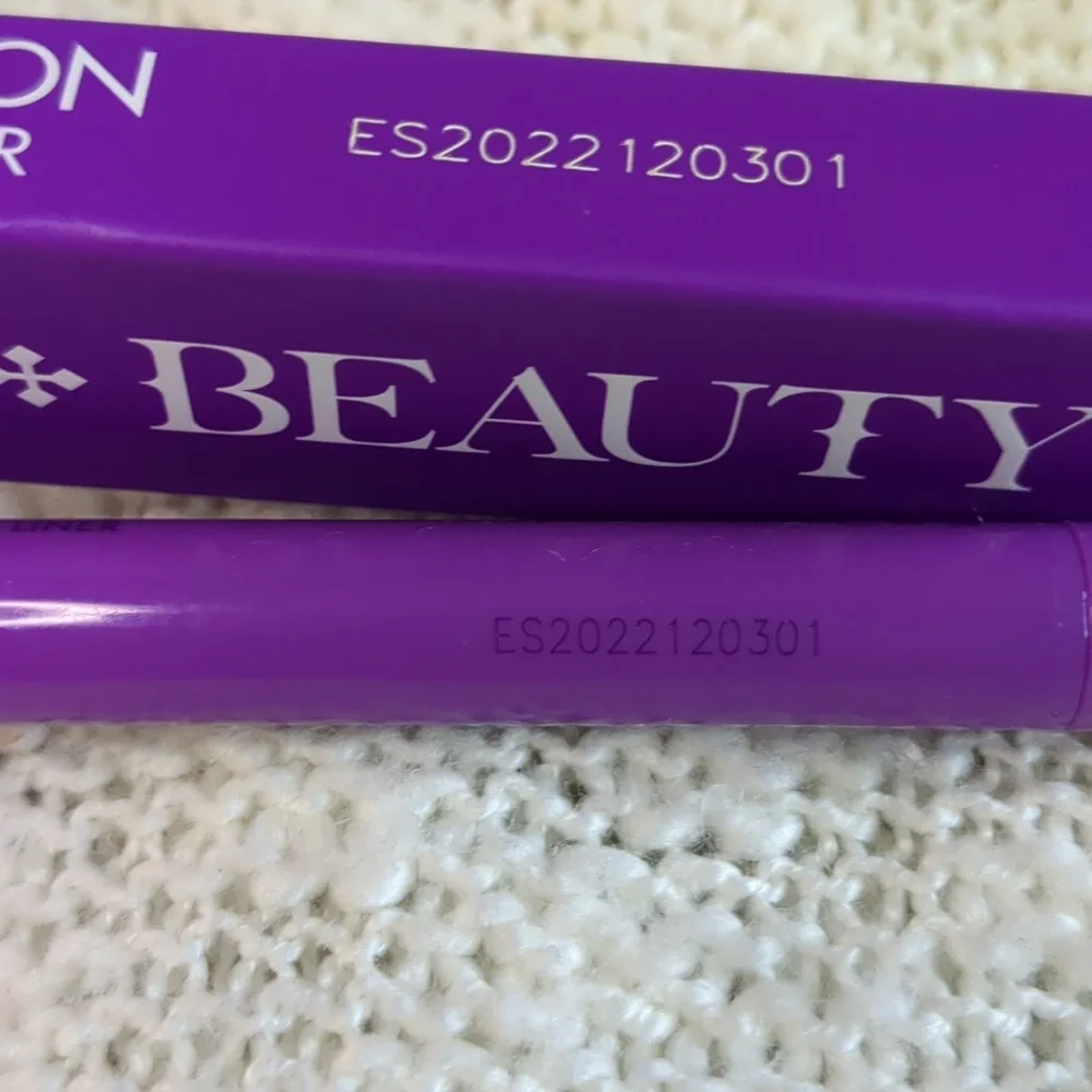 LOVE*CRAFT*BEAUTY DARK *DIMENSION Dual Tip Liquid Liner-Black,0.10ml/0.034fl oz